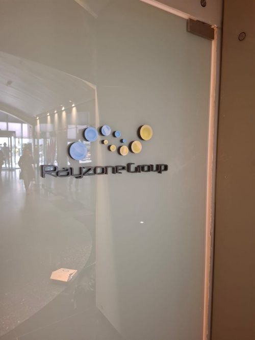 מדבקות בחיתוך