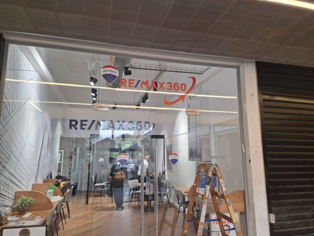 מדבקות בחיתוך